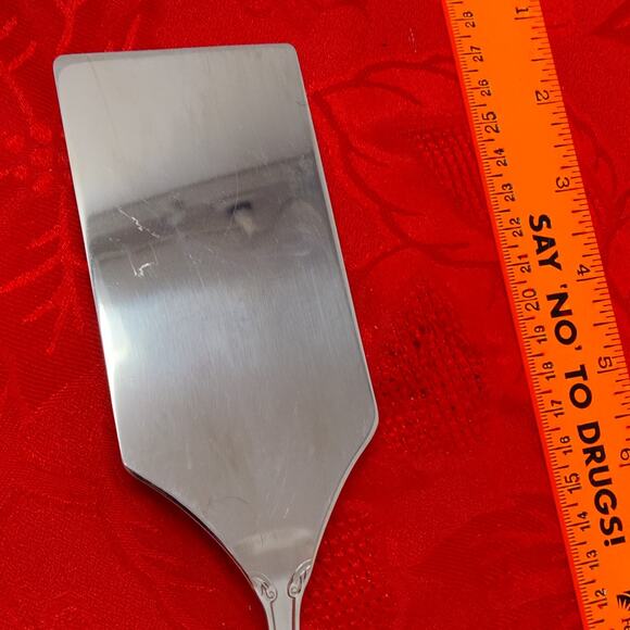 Reed & Barton Devonshire Lasagna Cake Server 18/10 Stainless Flatware - Picture 5 of 6